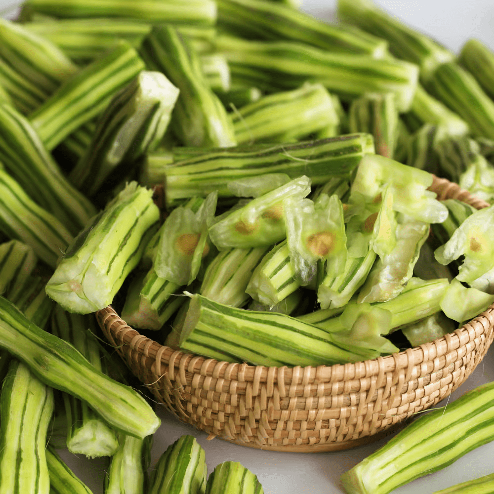 Fresh drumsticks (moringa pods) for bulk export from Tamil Nadu – FSSAI certified